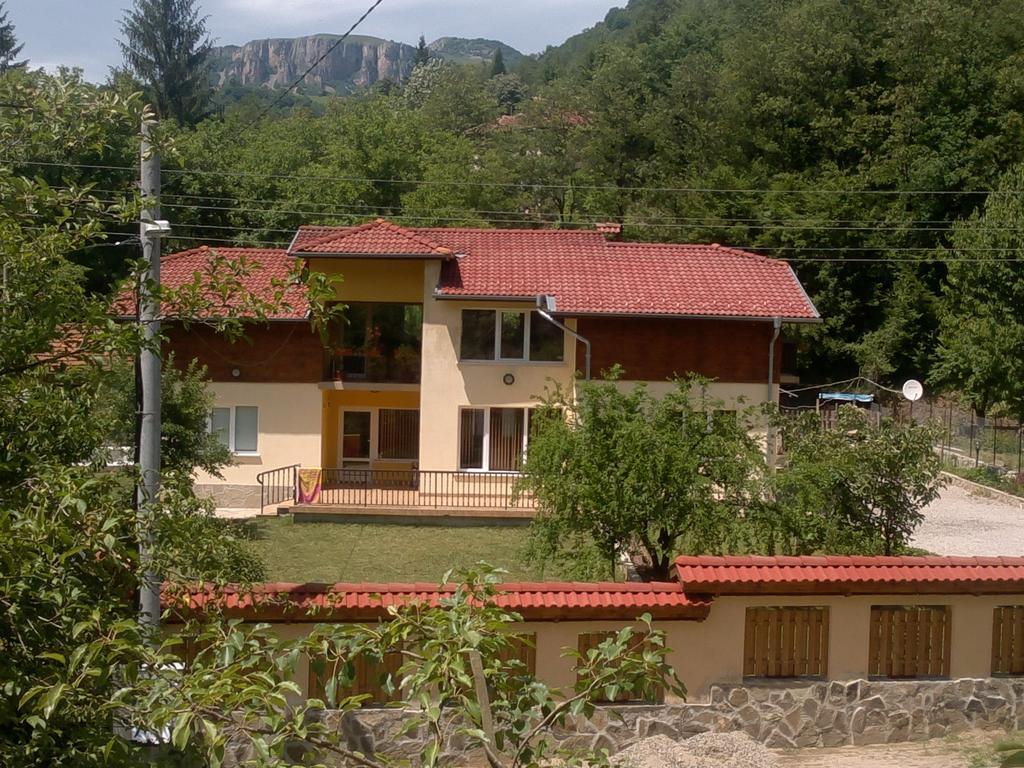 Villa Nanevi Teteven Exterior foto