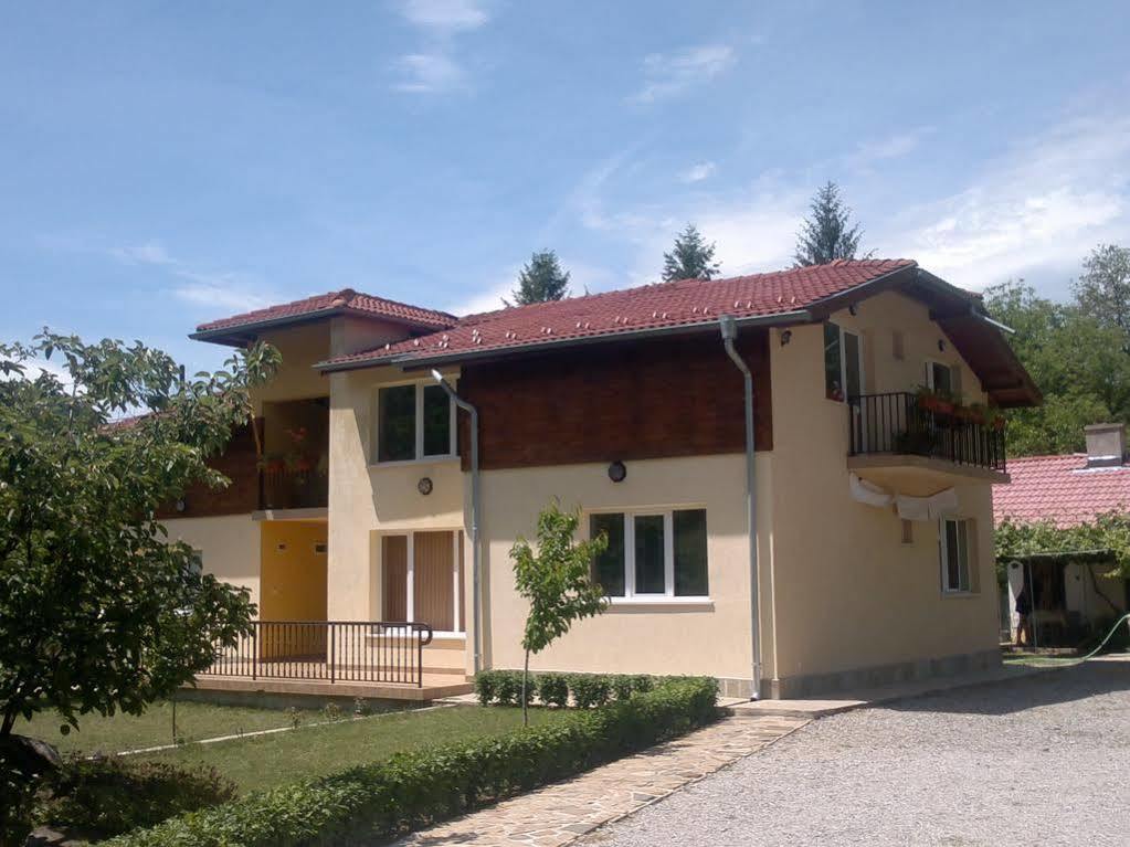 Villa Nanevi Teteven Exterior foto